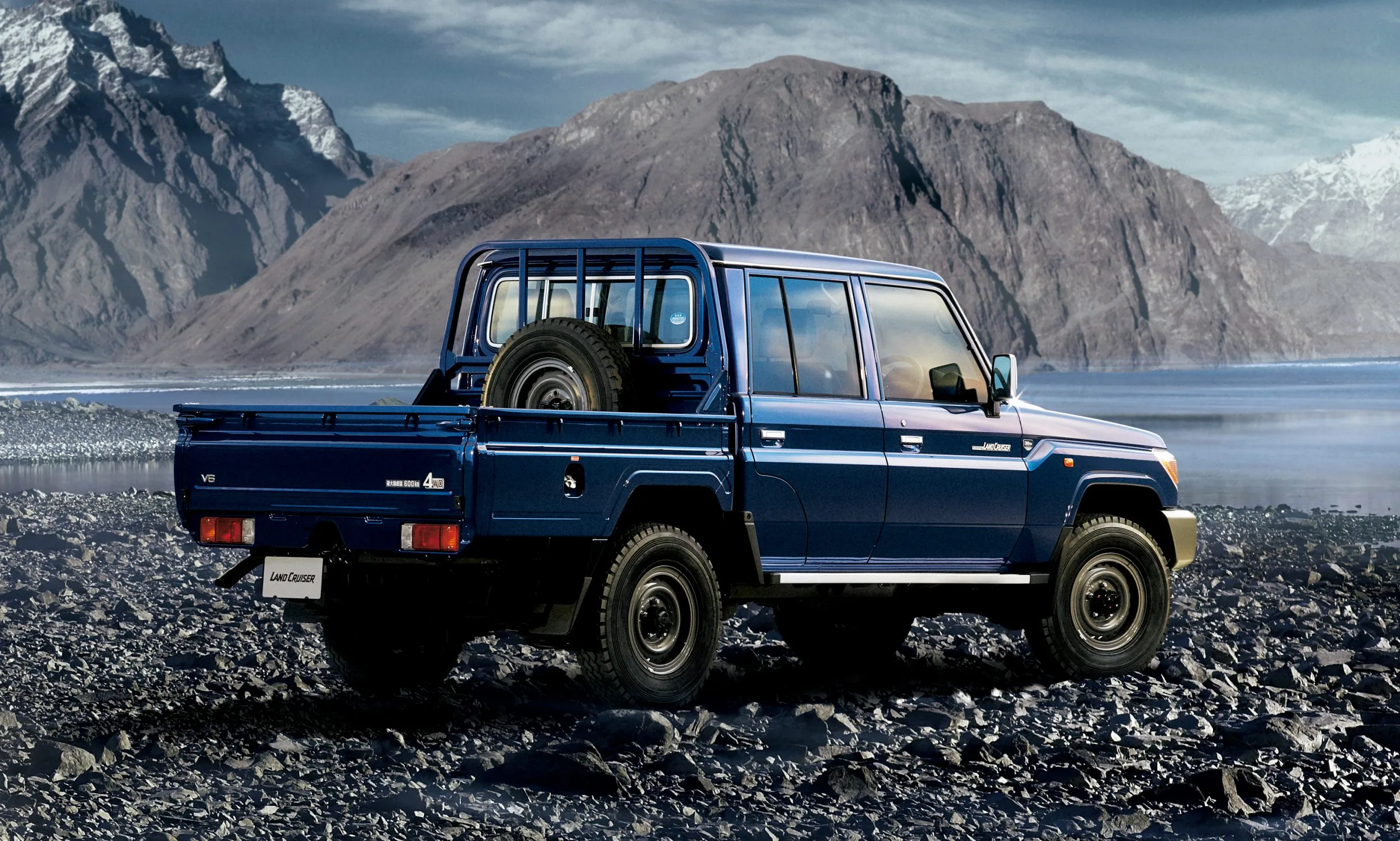 Toyota Land Cruiser 4x4 for rent in Skardu Gilgit-Baltistan — North Ka Safar